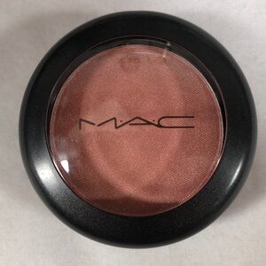 MAC Cosmetics Eyeshadow in Rich sparkly Pink-Copper